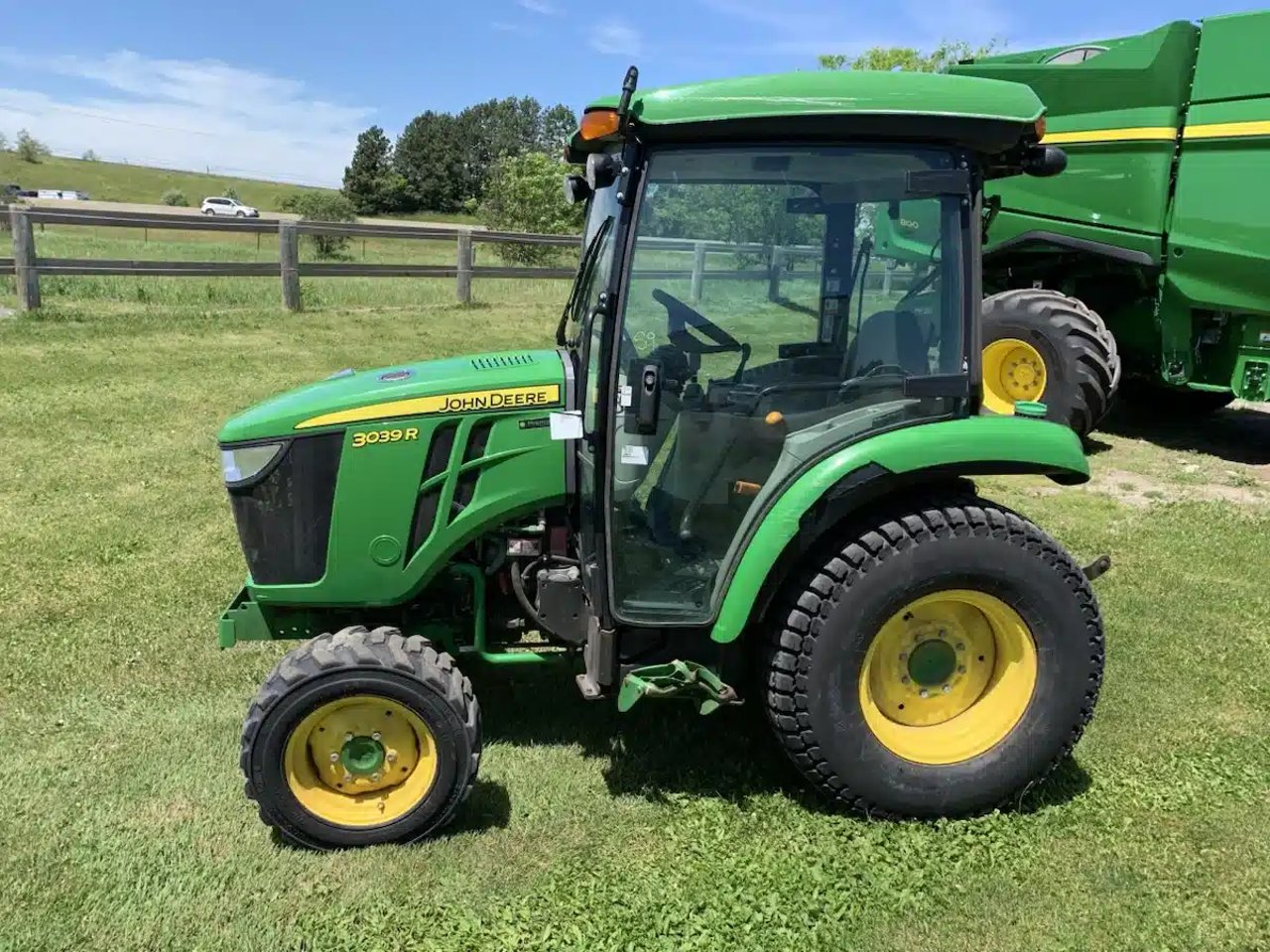 2023 John Deere 3039R Tracteur