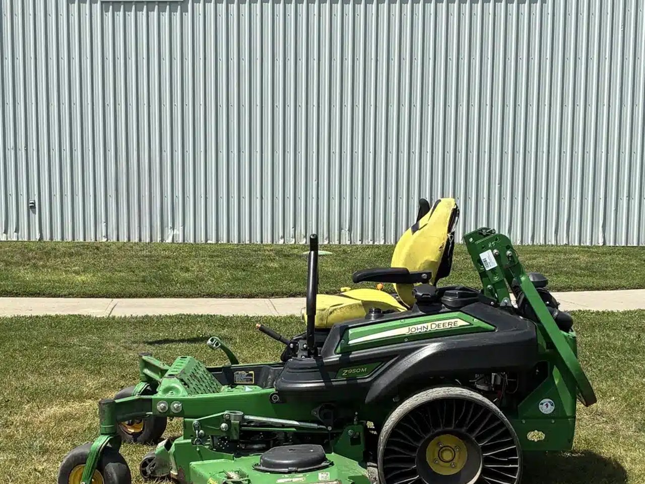 2021 John Deere Z950M Tondeuse à rayon de braquage zéro