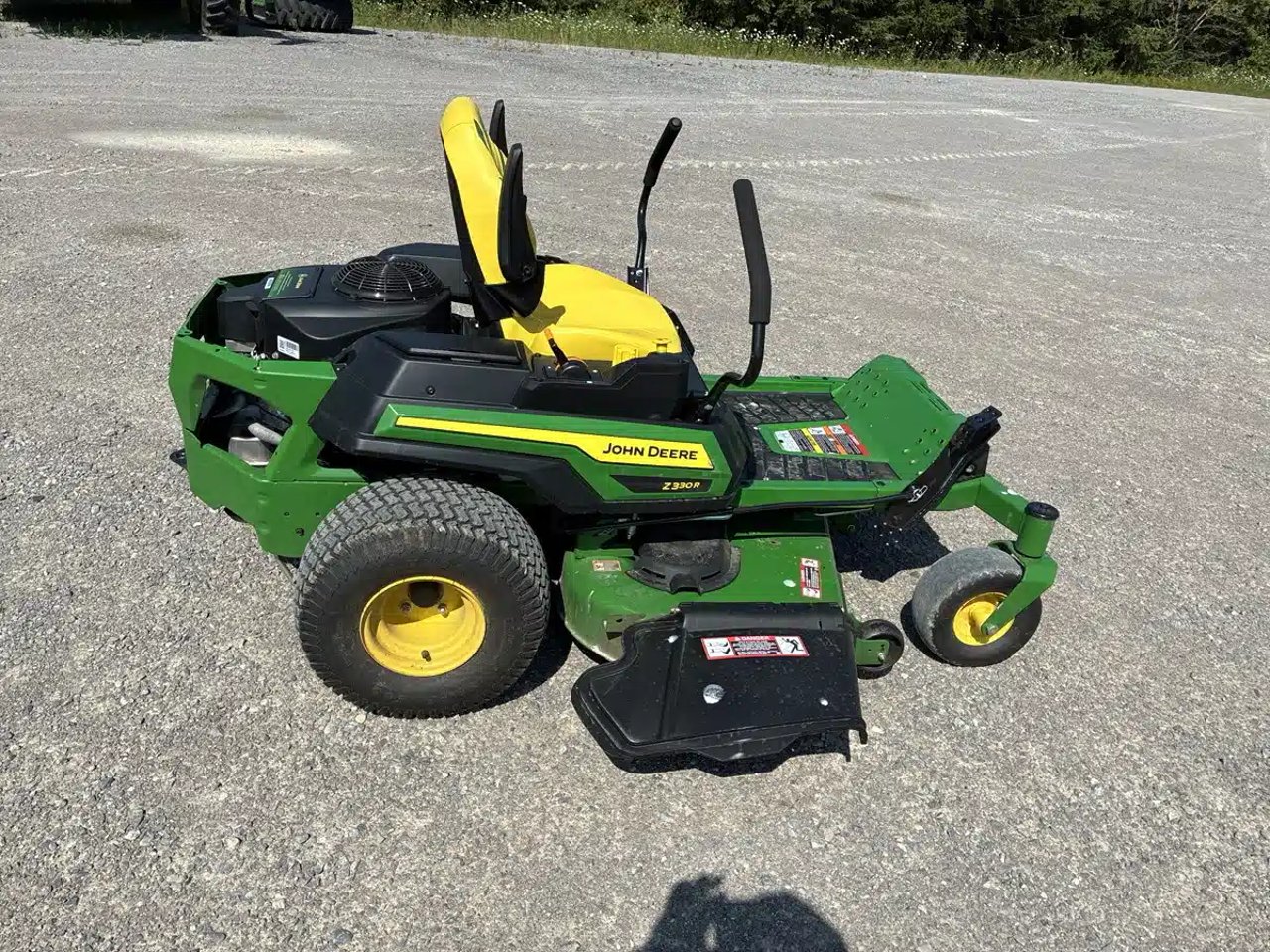2026 John Deere Z330R Tondeuse à rayon de braquage zéro