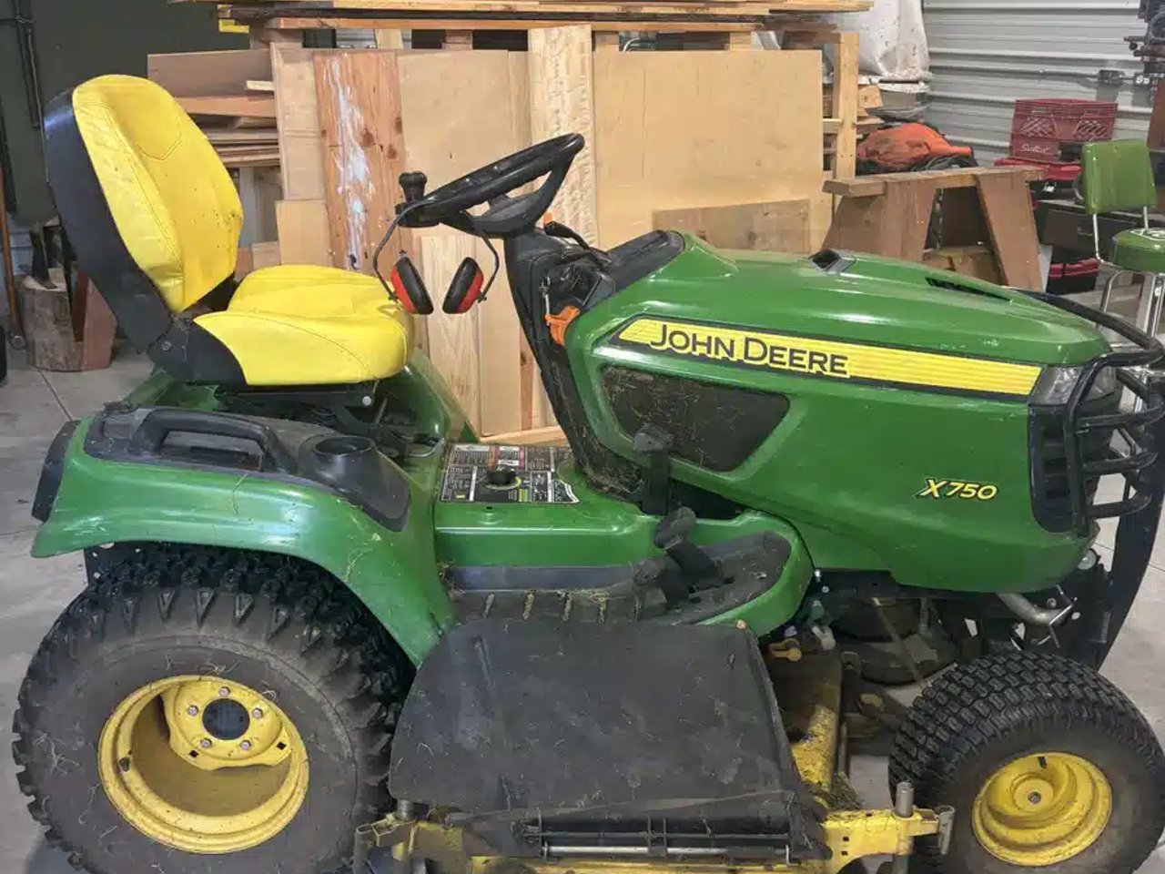 2017 John Deere X750 Tracteur à pelouse