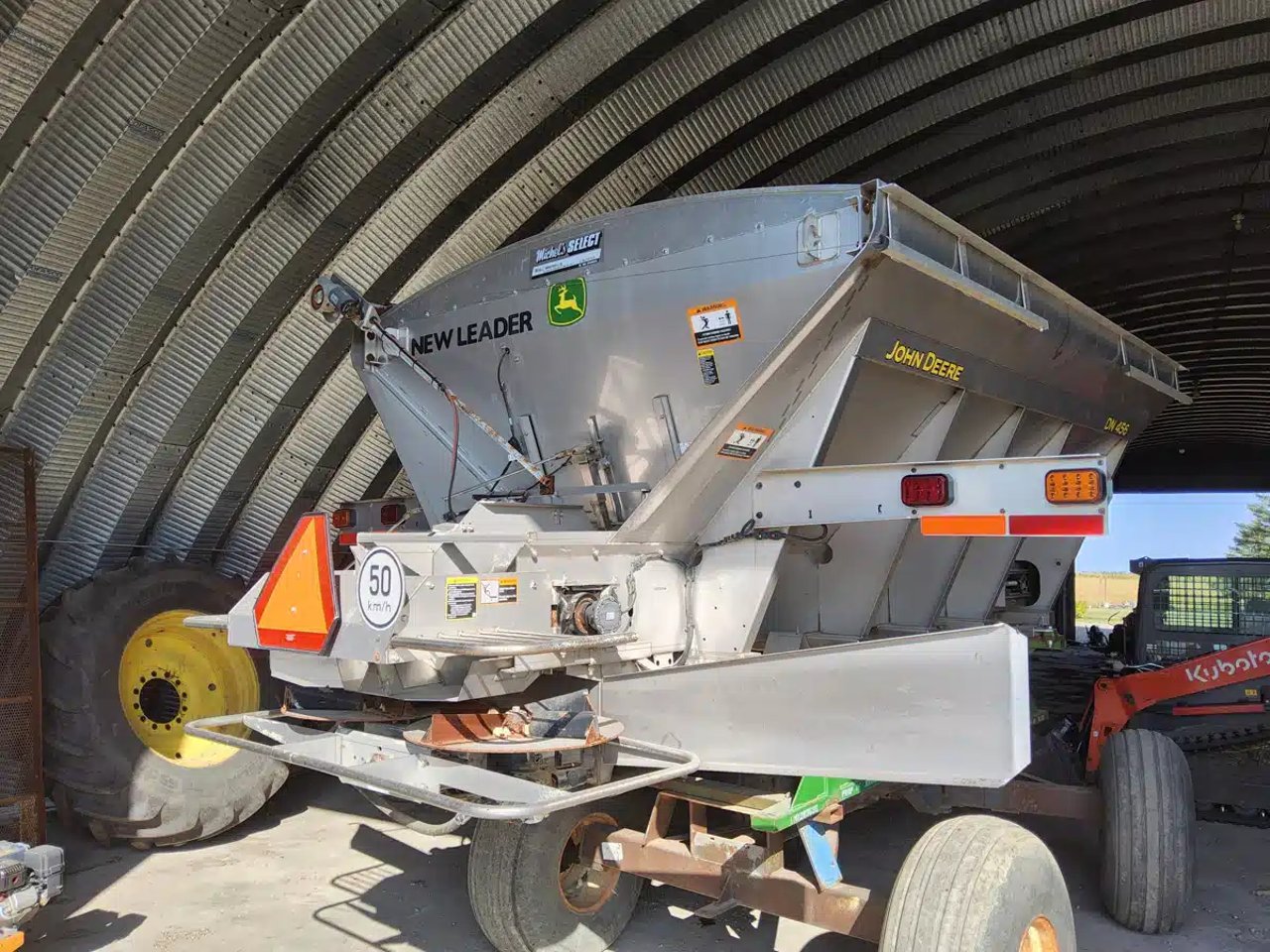 2020 John Deere DN 456 Épandeur à chaux