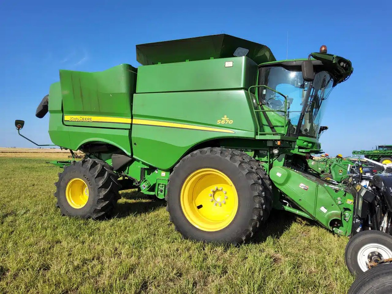 2017 John Deere S670 Batteuse