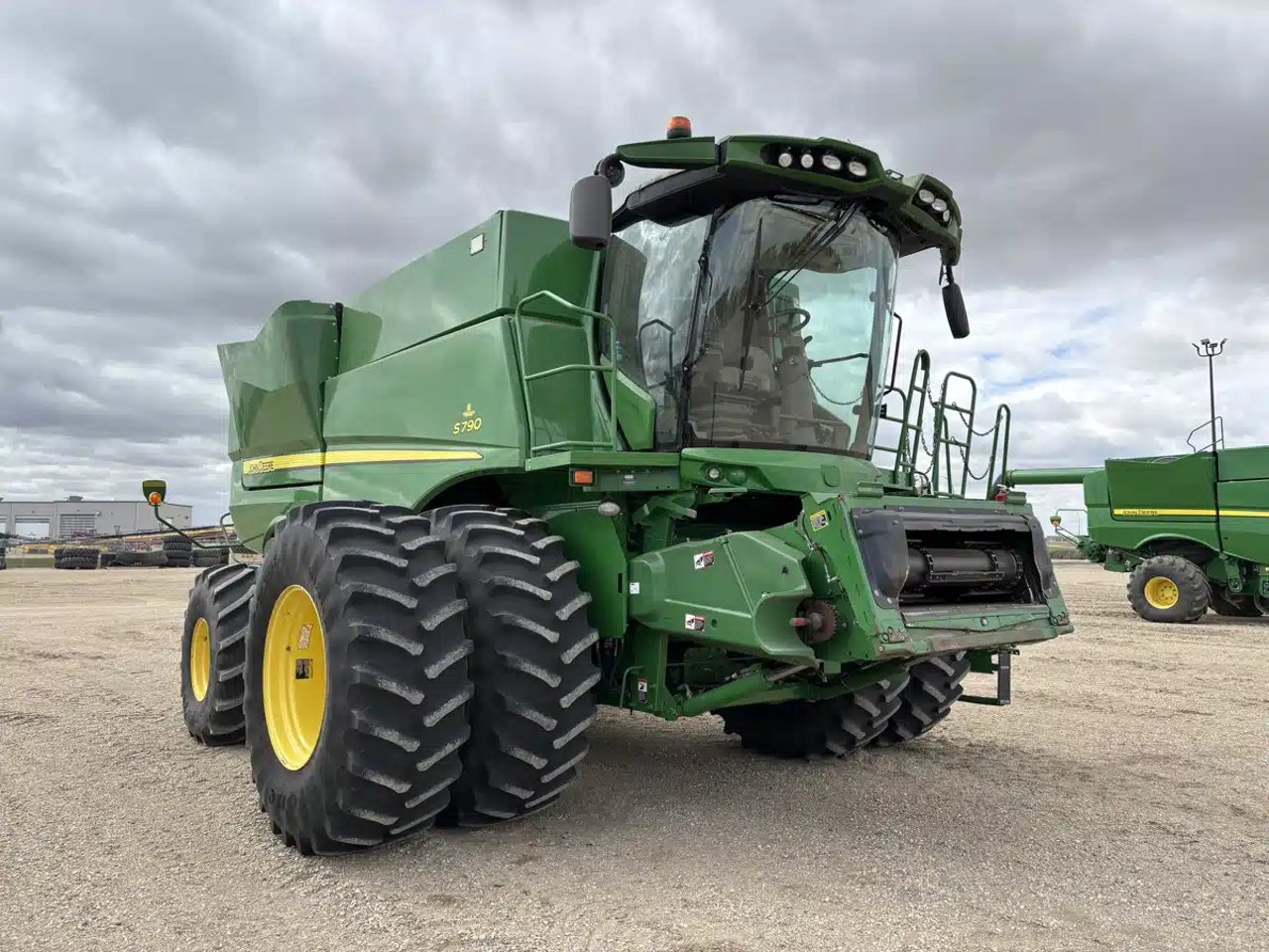 2018 John Deere S790 Batteuse