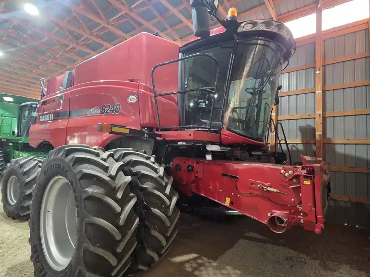 2016 Case IH 8240 Batteuse