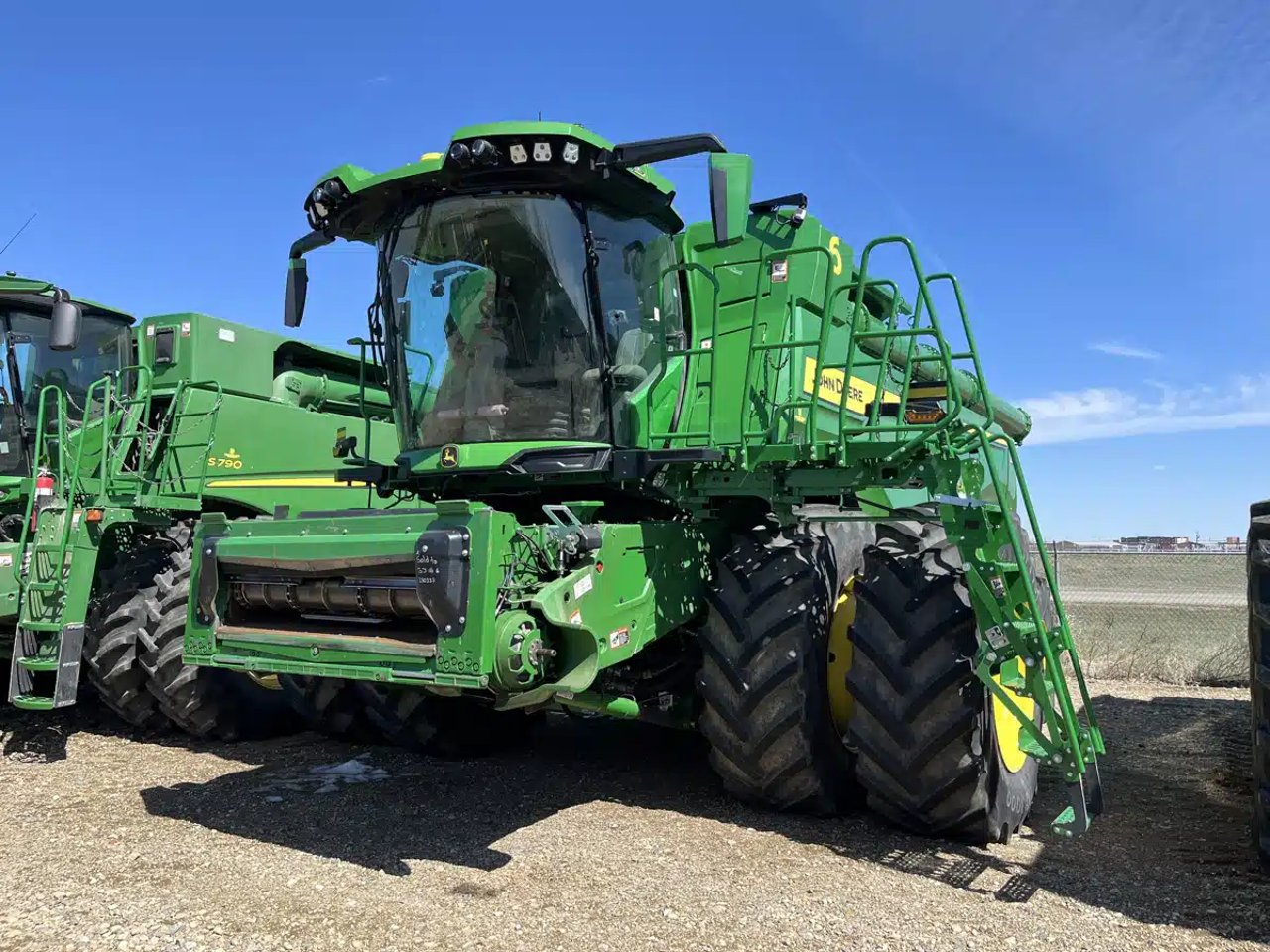 2024 John Deere X9 1000 Batteuse