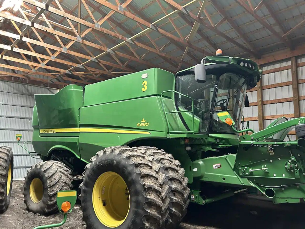 2017 John Deere S690 Batteuse