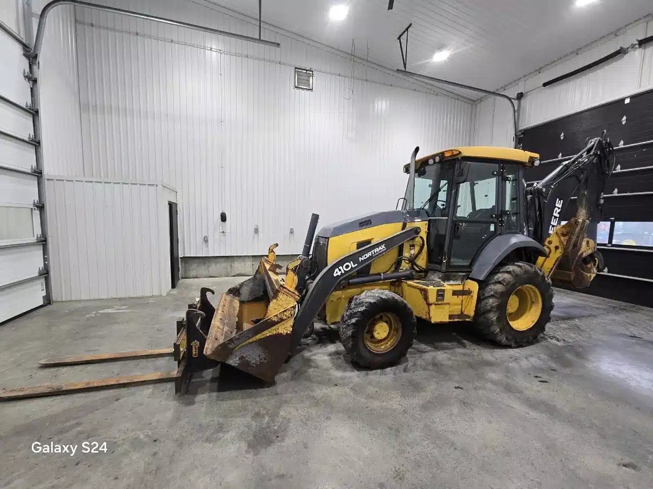 2017 John Deere 410L Rétrocaveuse