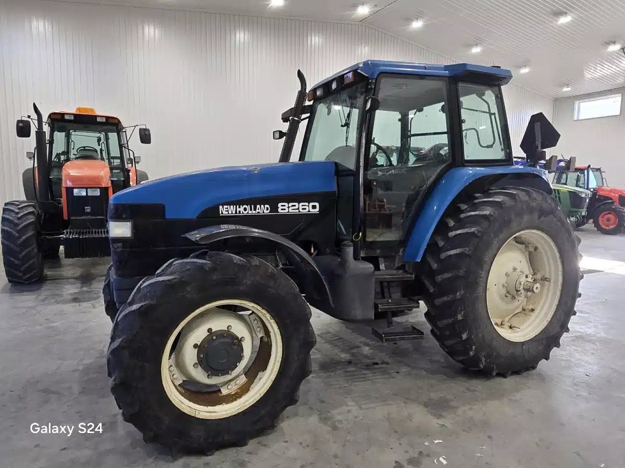 1999 New Holland 8260 Tracteur