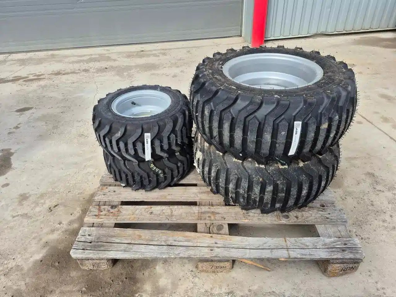 2024 Carlisle 20X8.00-10 27X12.5-15 Pneus