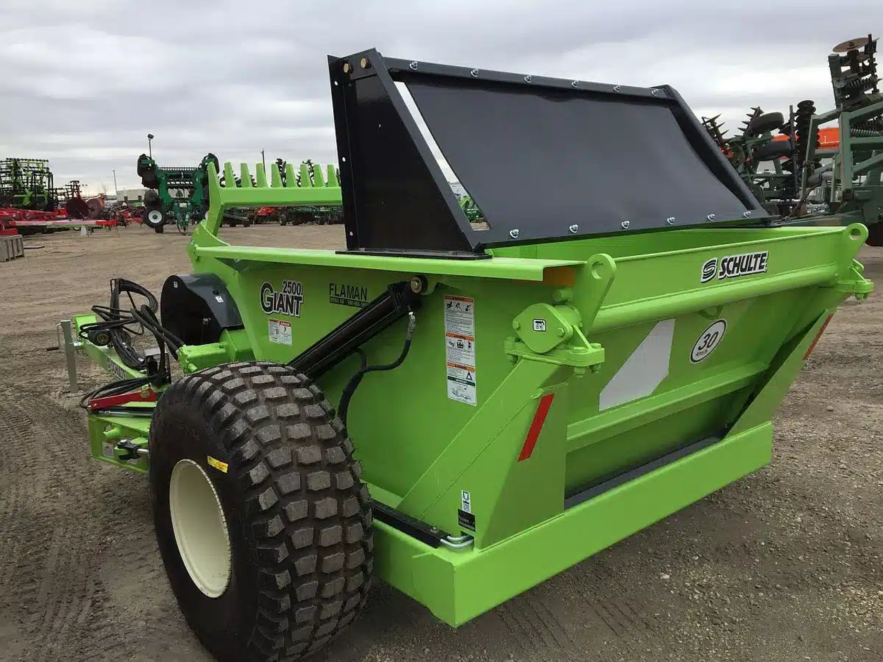 Schulte GIANT 2500 ramasseuse de pierres