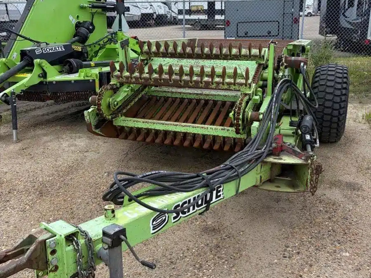 2006 Schulte RS-320 ramasseuse de pierres