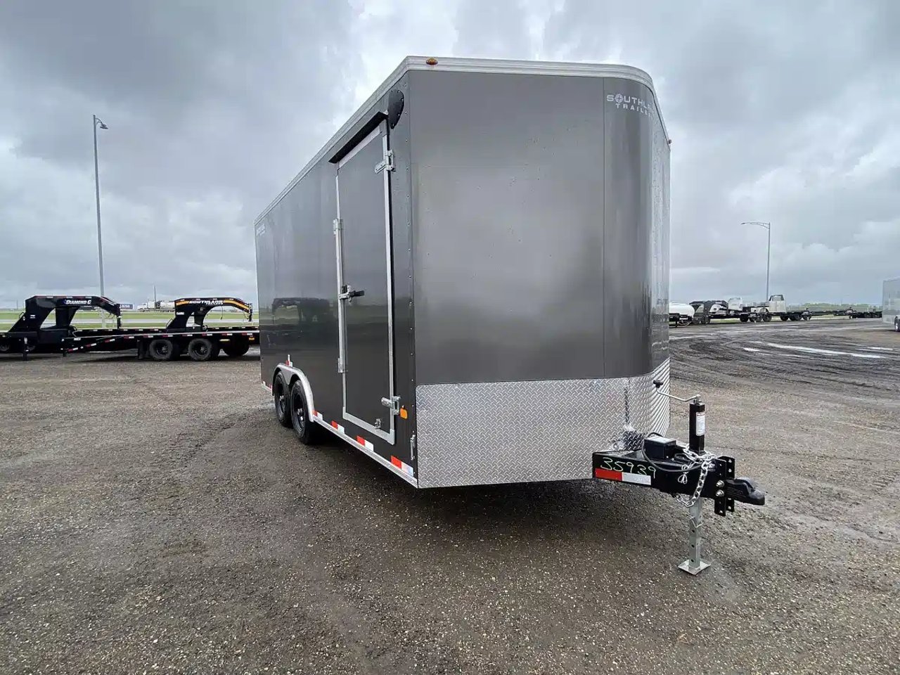 2027 Royal Cargo LCHT52-818V-86 DT Trailer