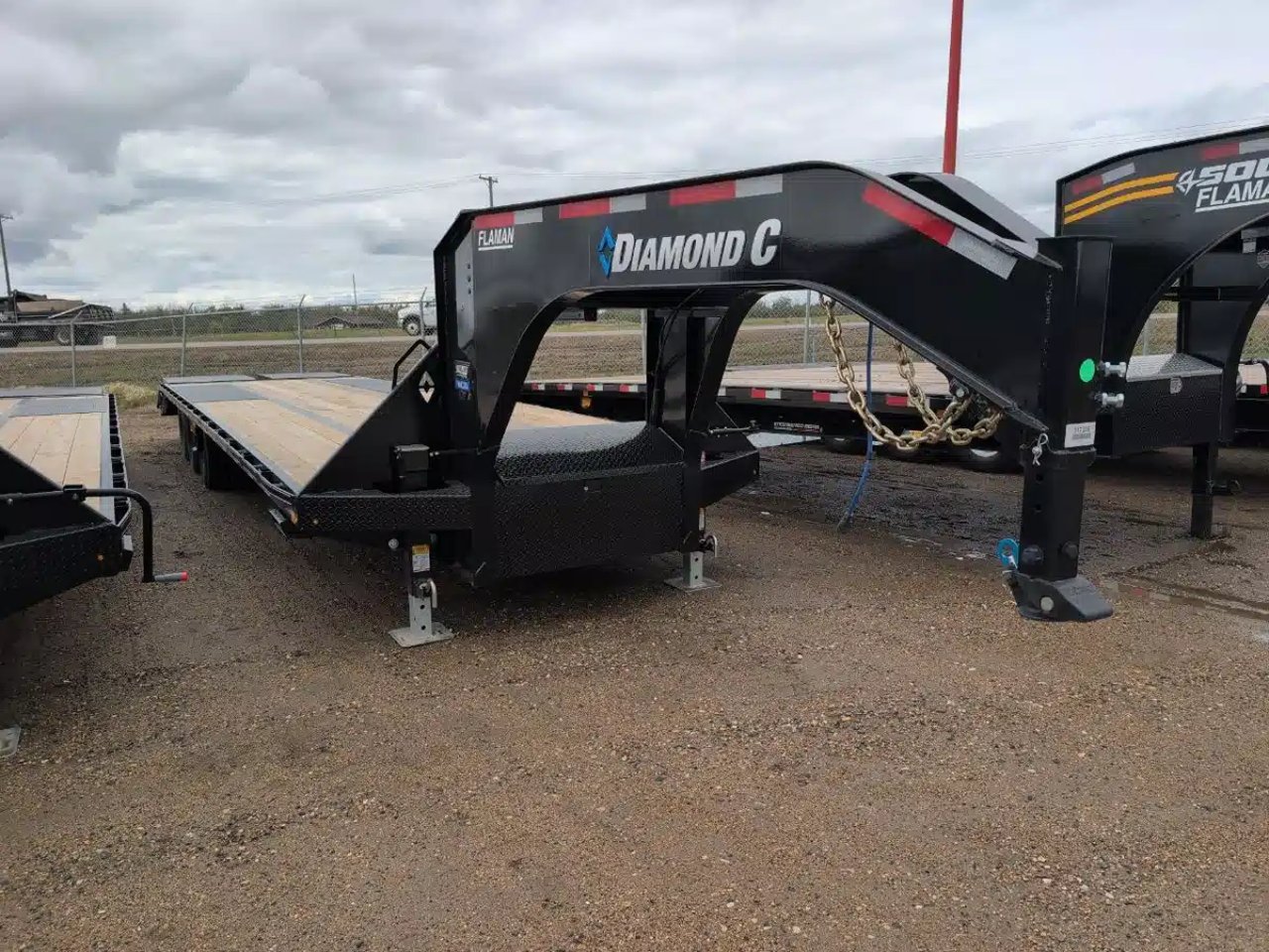 2027 Diamond C FMAX Trailer