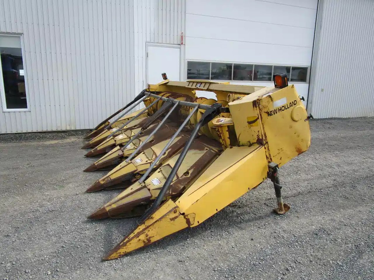 1900 New Holland 360N6 Nez - Maïs