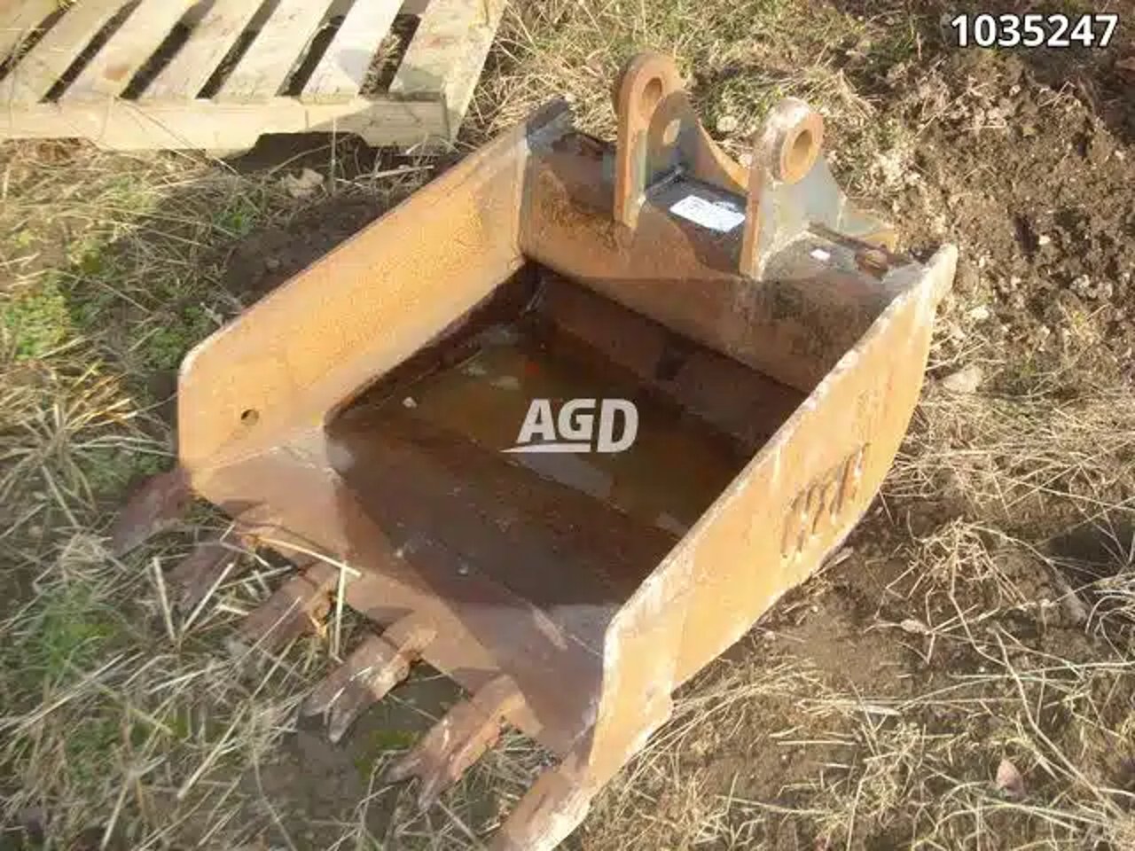 H&H Mfg. 28" Godet (bucket)