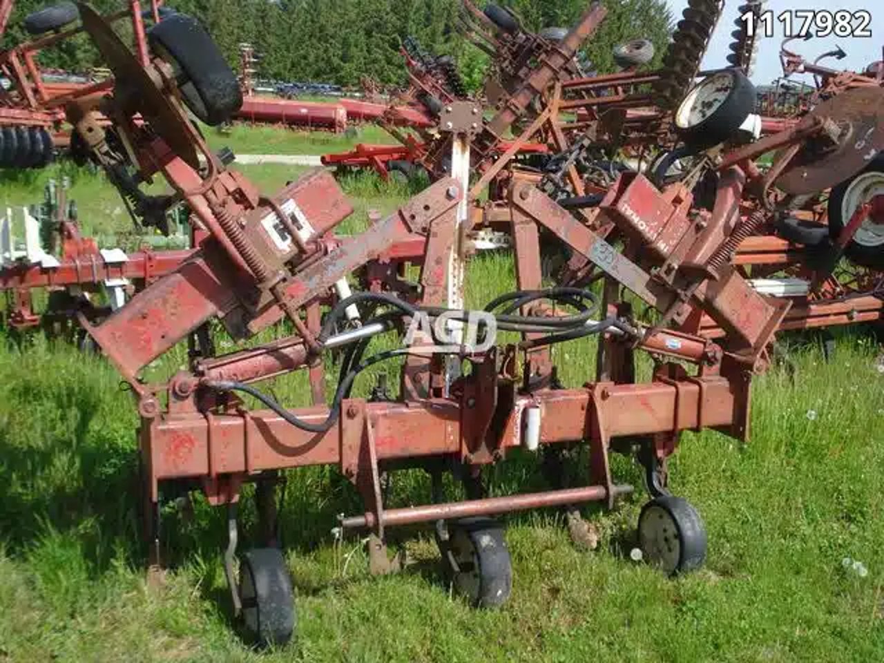 International 153 cultivateur - en rang