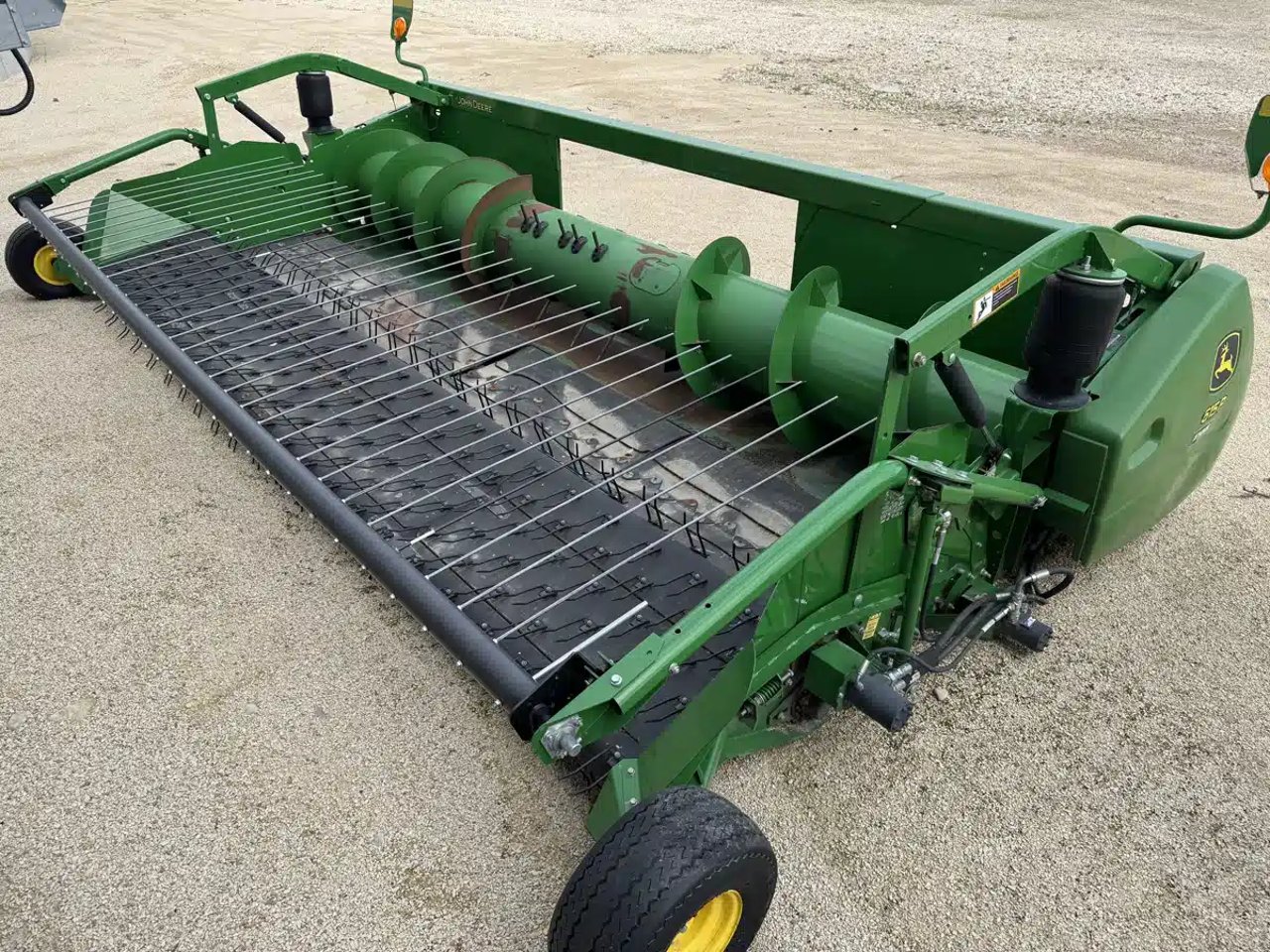 2016 John Deere 615P Nez - Ramasseur
