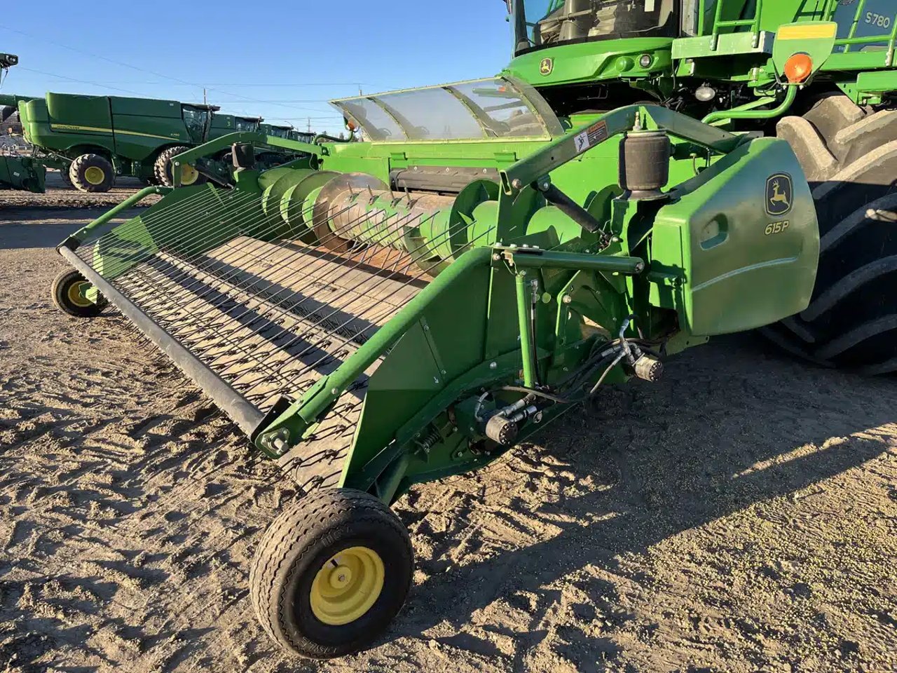 2013 John Deere 615P Nez - Ramasseur