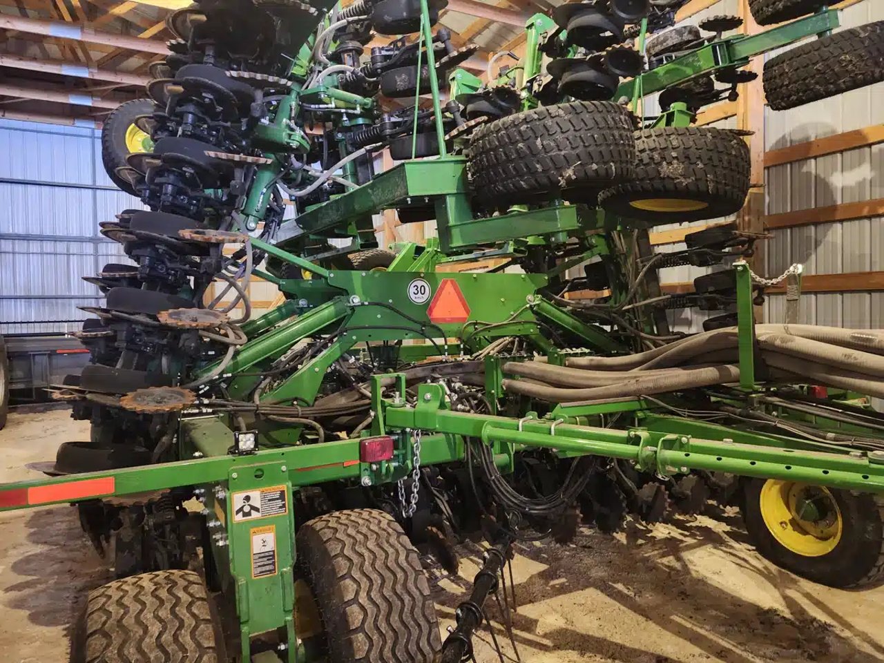 2023 John Deere N550 Semoir à air