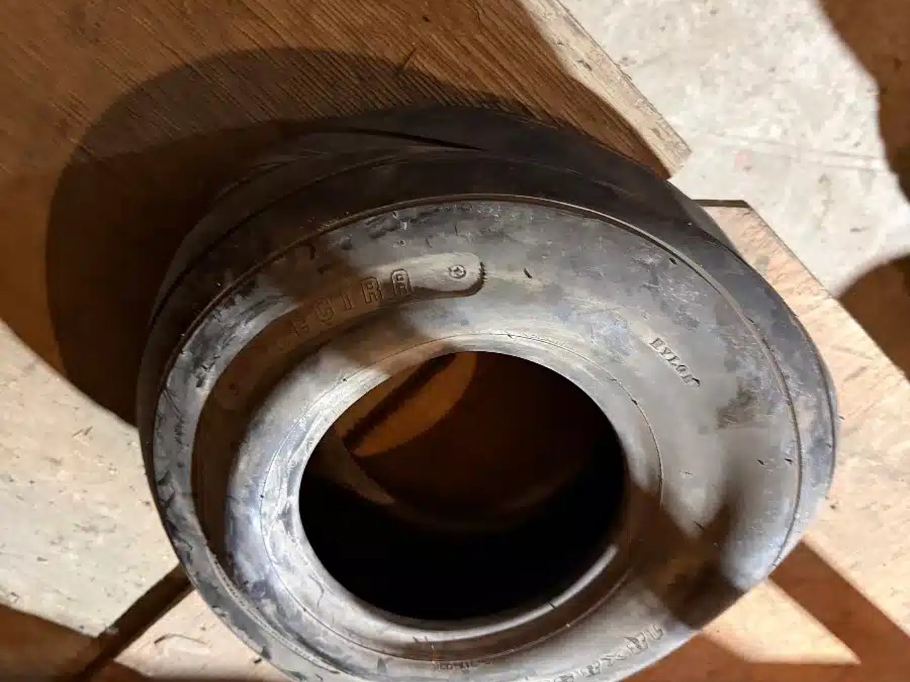 Goodyear 18x8.50-8 Pneus