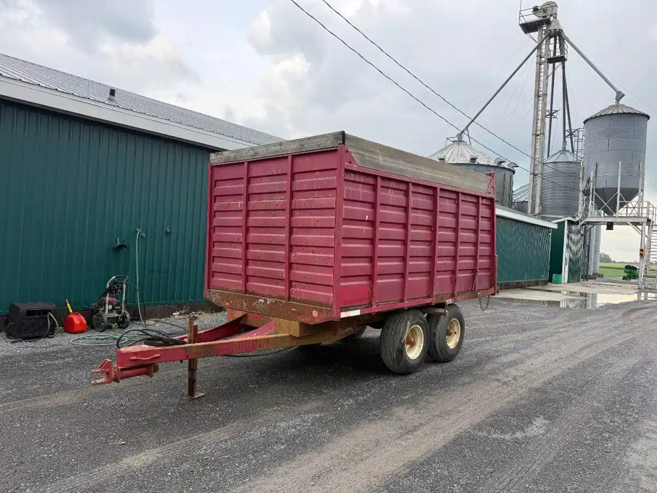 John BM Mfg Ltd. T1200H chariot à benne