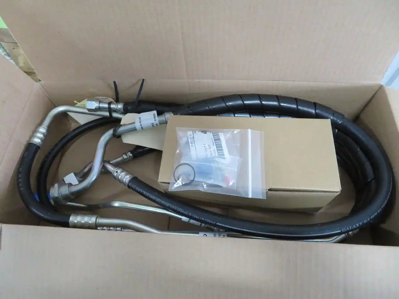 RE62128 A/C Retrofit kit (R134)