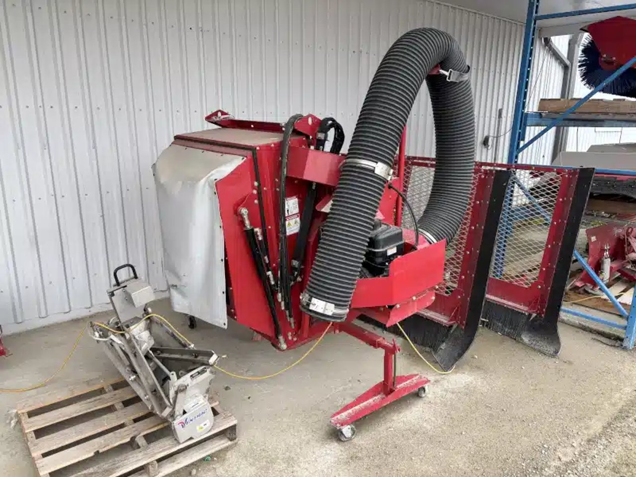 2022 Ventrac RV602 Aspirateur à pelouse