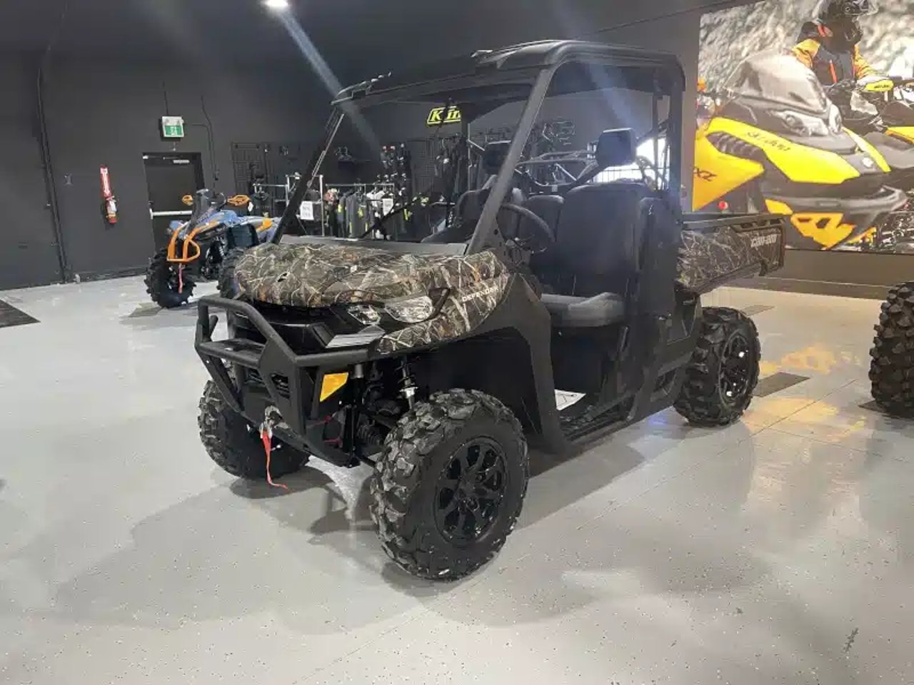 2026 Can-Am 8FTE Véhicule utilitaire