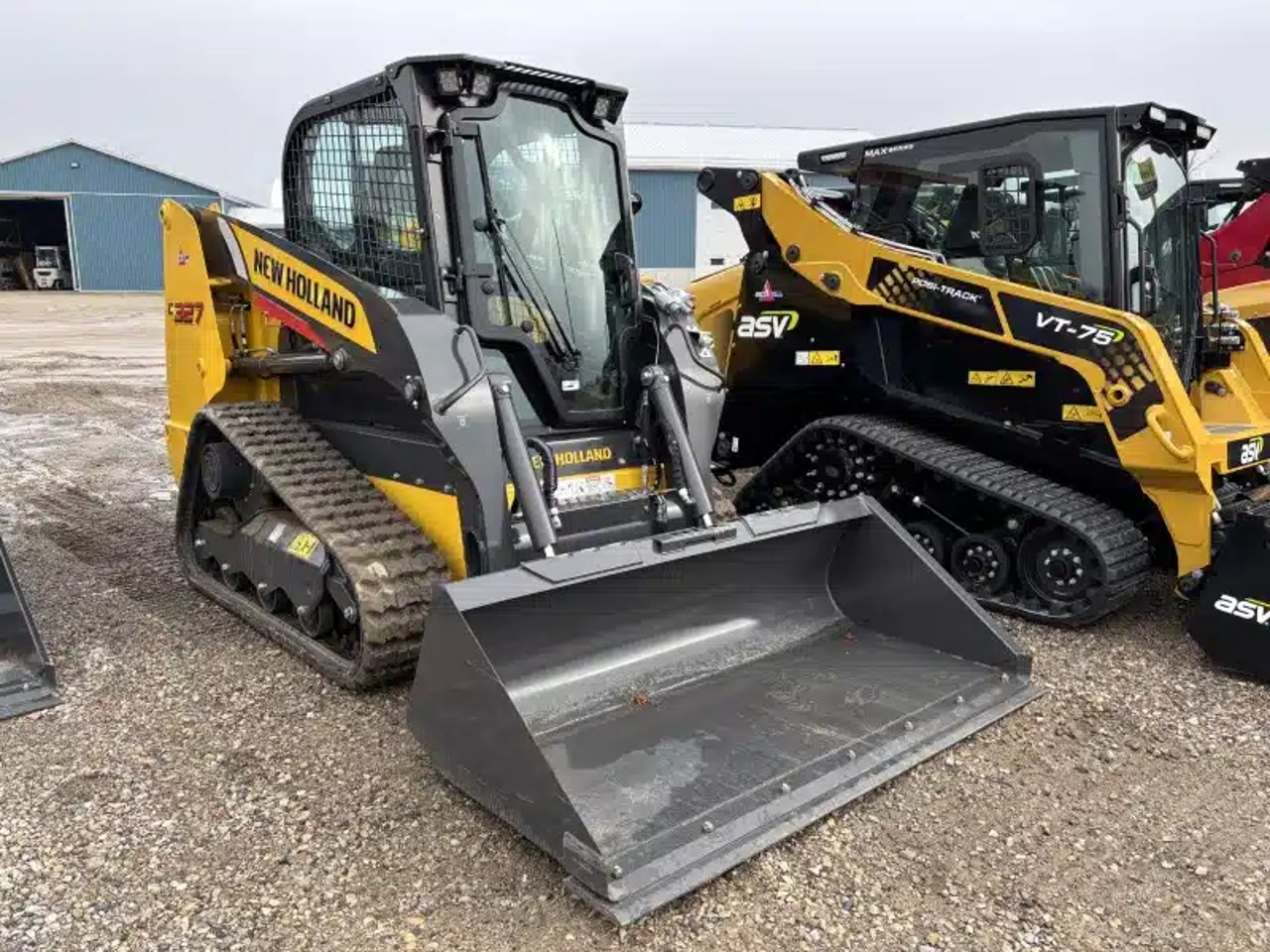 2026 New Holland C327 Chargeur sur chenilles