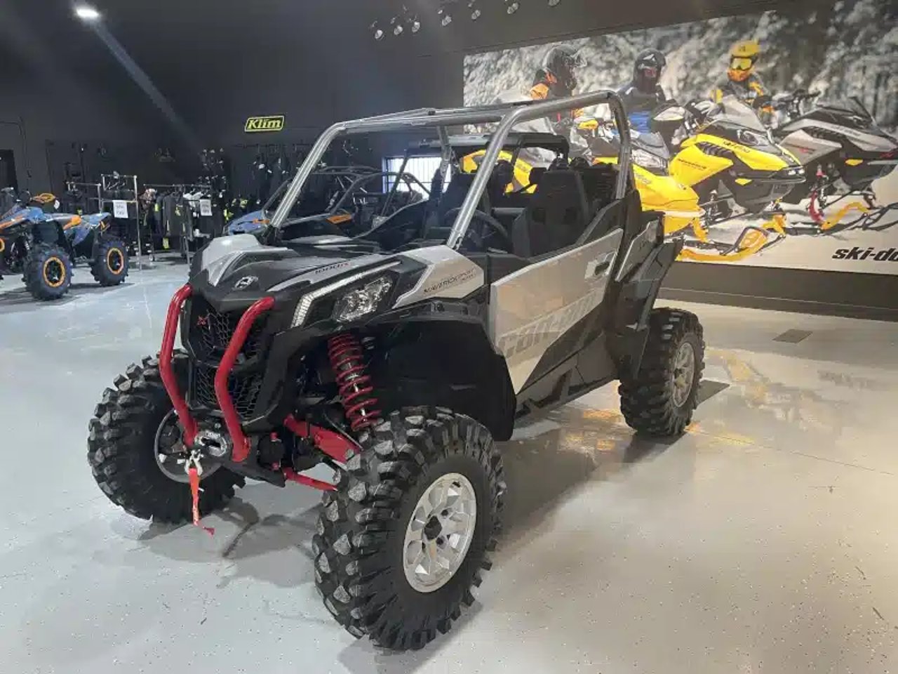 2026 Can-Am 6FTA Véhicule utilitaire
