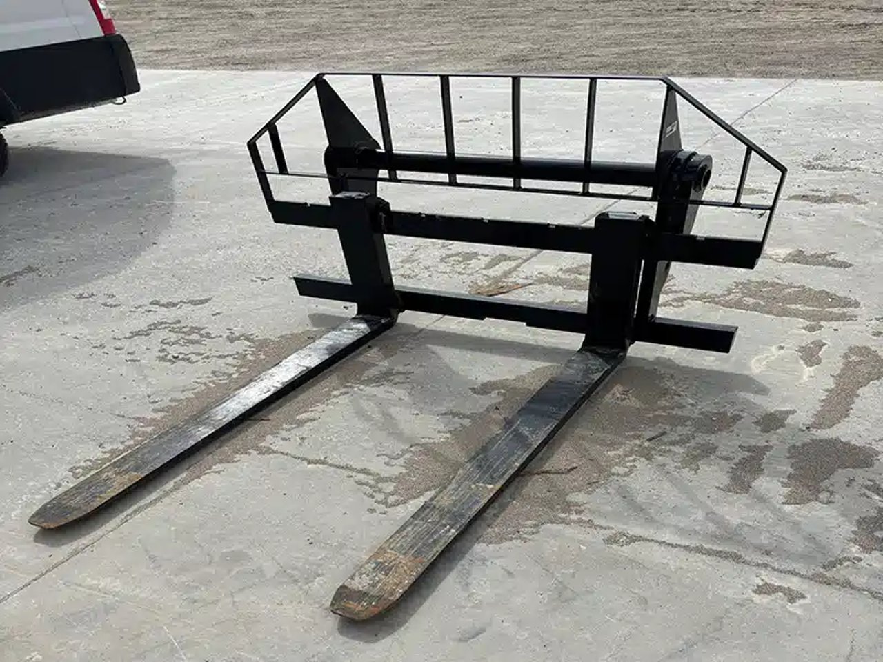 2026 New Holland 420FI Fourche à palette