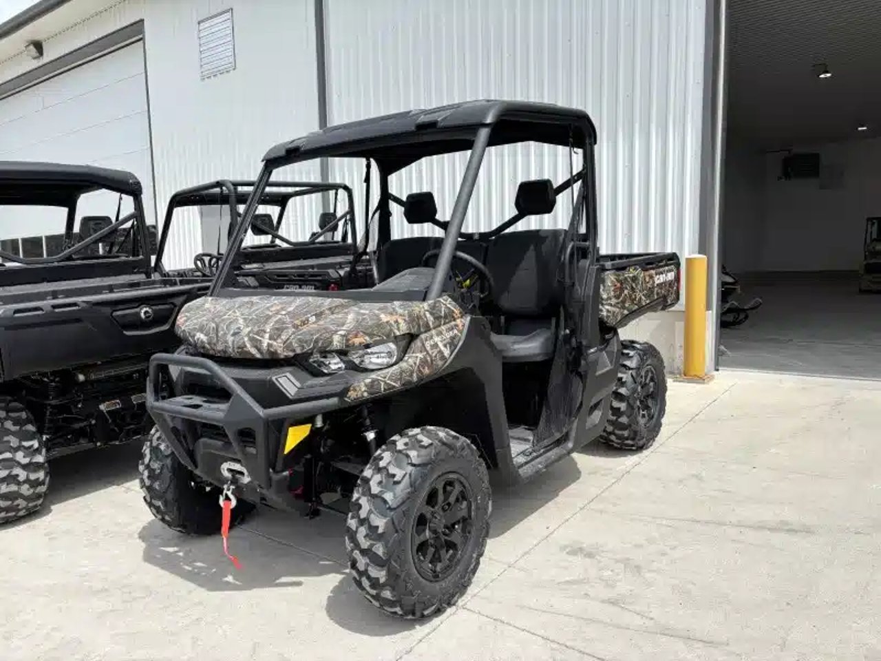2026 Can-Am 8FTE Véhicule utilitaire