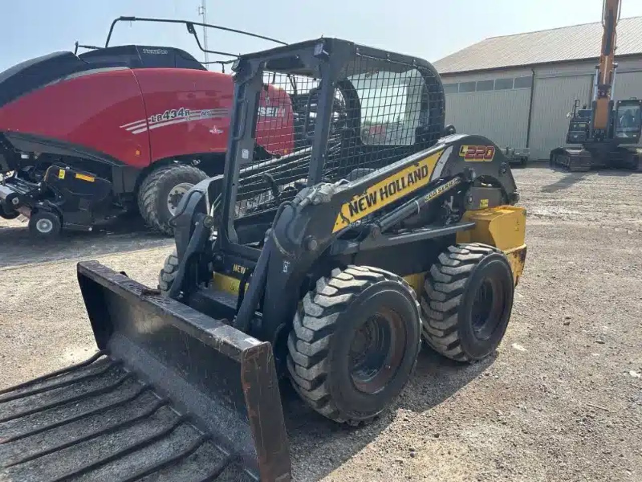 2018 New Holland L220 chargeuse à direction à glissement