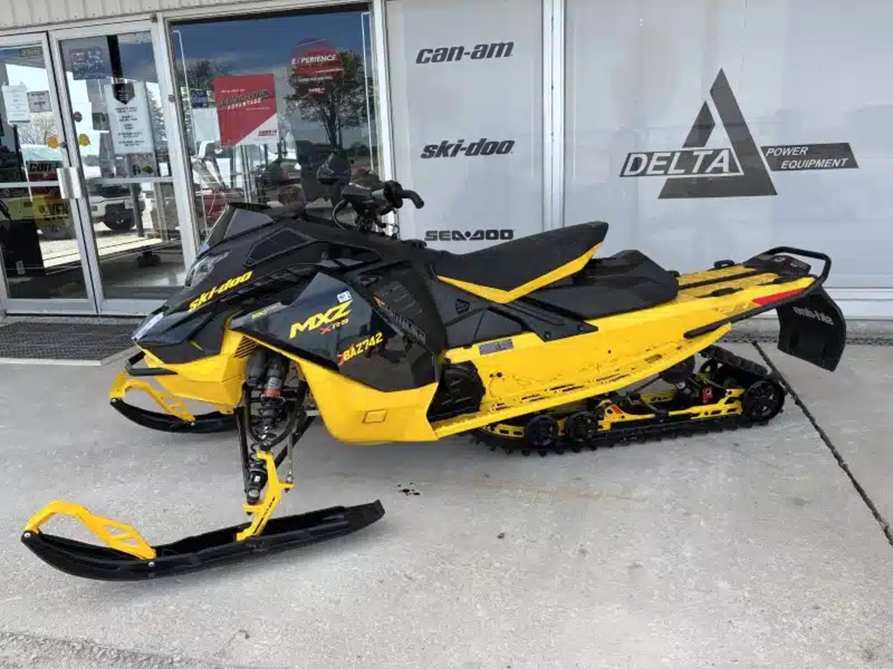 2025 Ski-Doo MXZ XRS Motoneige