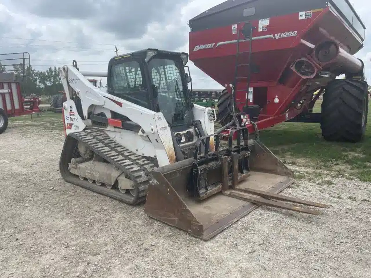 2020 Bobcat T870 Chargeur sur chenilles