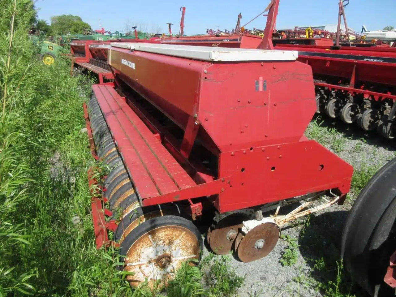 International 620 Semoir