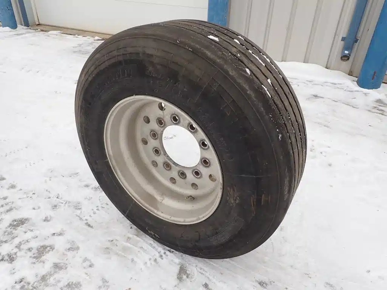 Michelin 385/65R22.5 Super Single Pneus et roues