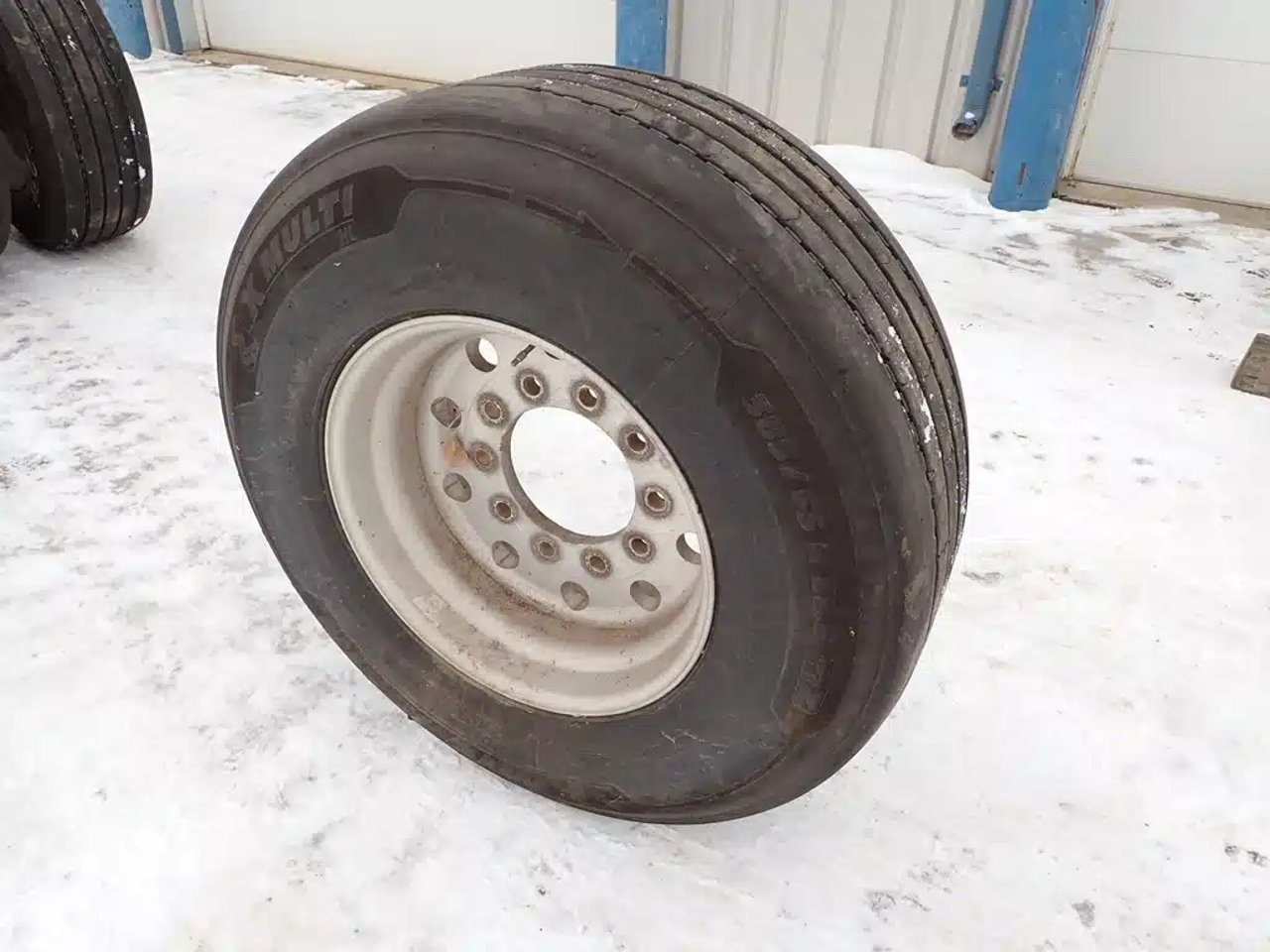 Michelin 385/65R22.5 Super Single Pneus et roues