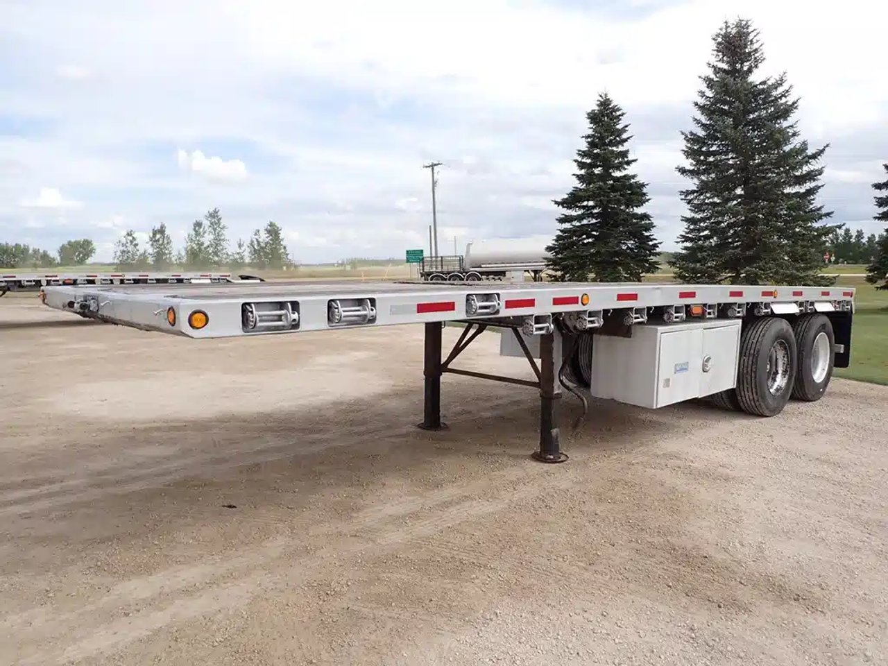 1999 Magnum Trailer 28FT Super-B Pup Remorque - Plateforme