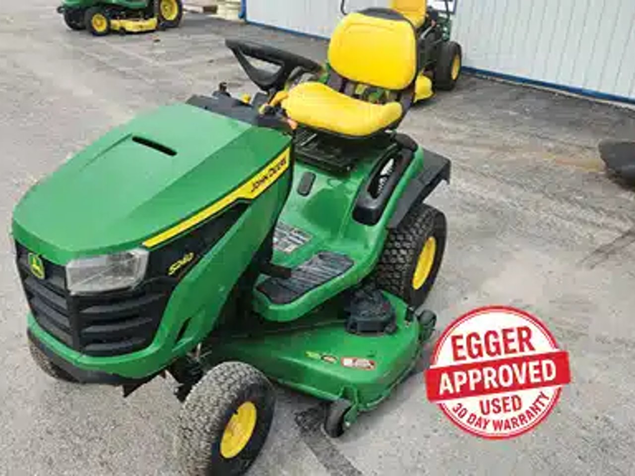 2023 John Deere S240 Tracteur à pelouse