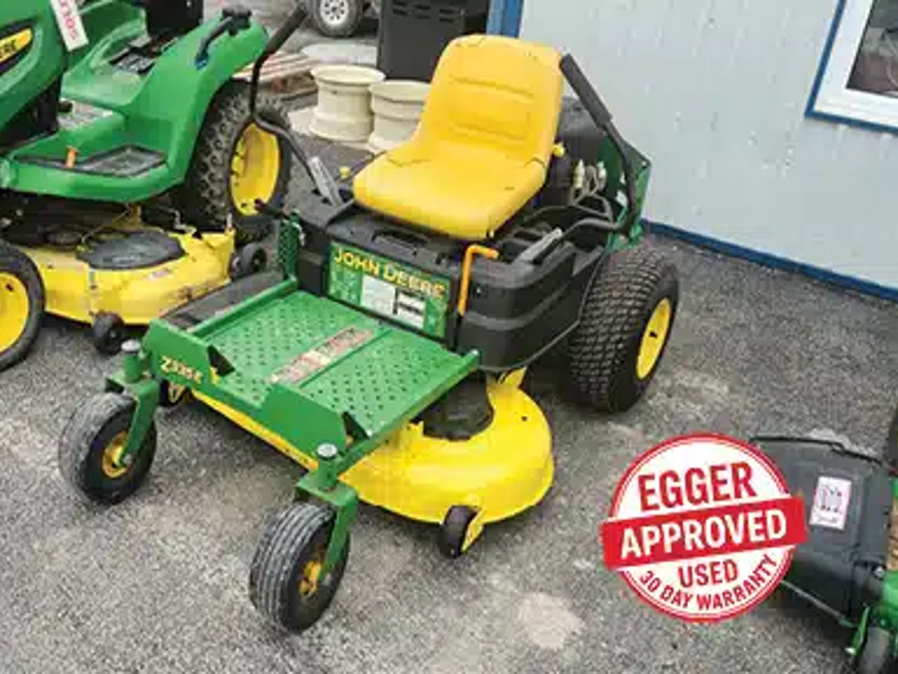 2017 John Deere Z335E Tondeuse à rayon de braquage zéro