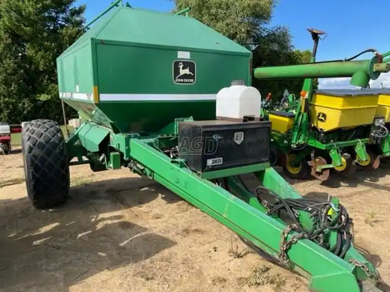John Deere 787 Remorque pneumatique