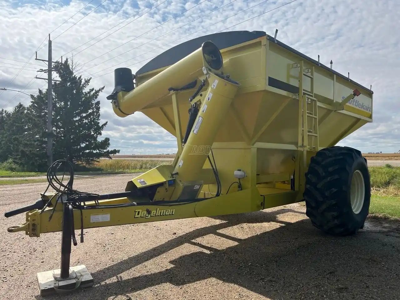 2001 Degelman SHUTTLEKART 800 Chariot à Grain