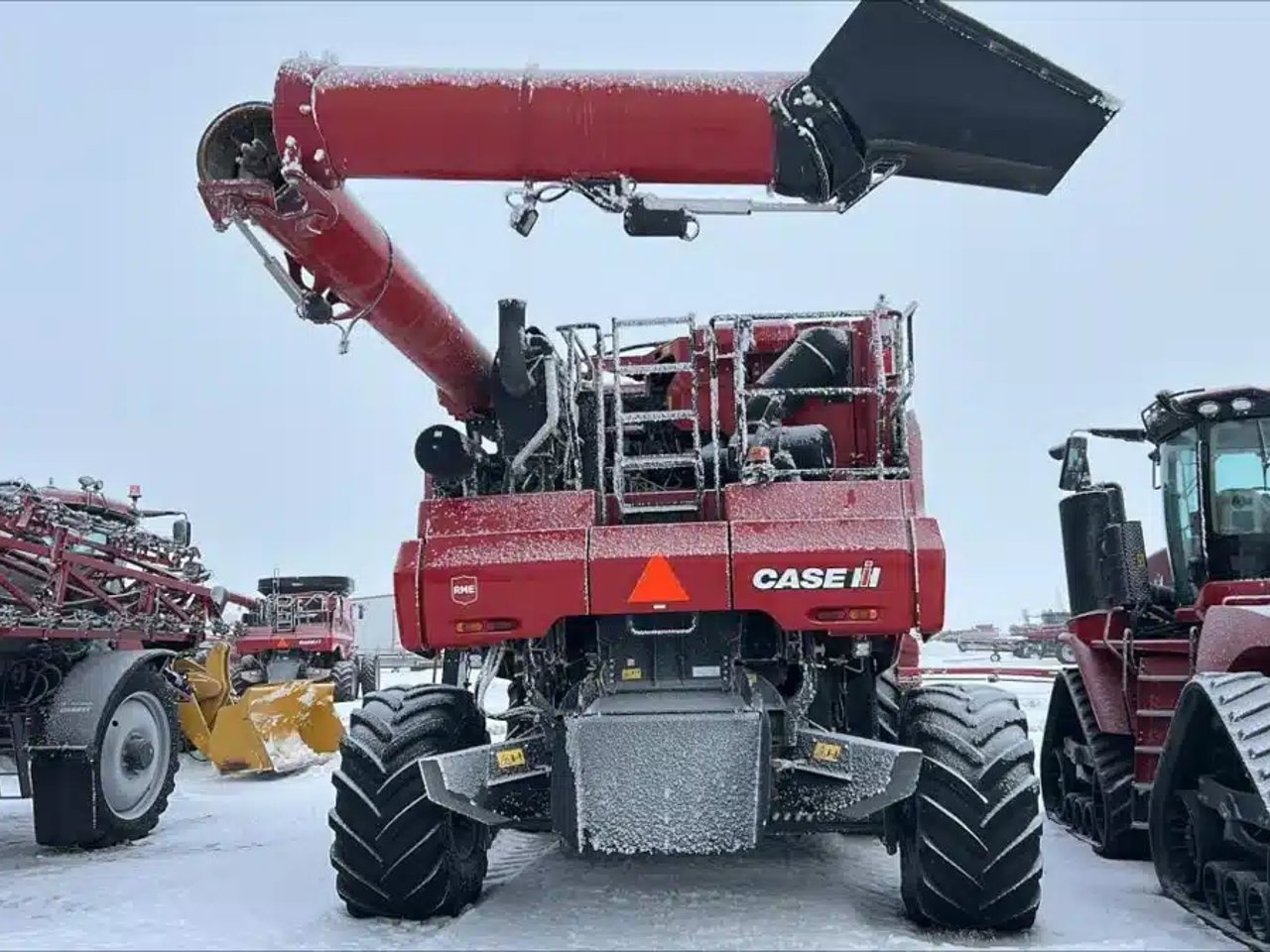 2023 Case IH 8250 Batteuse