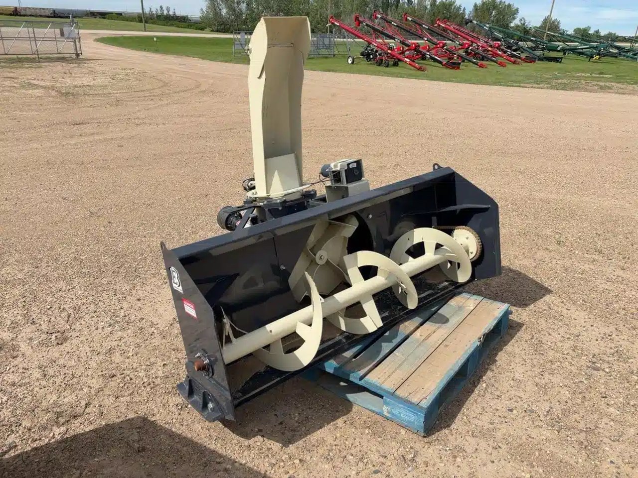 2022 Buhler Farm King 660 Souffleur à neige