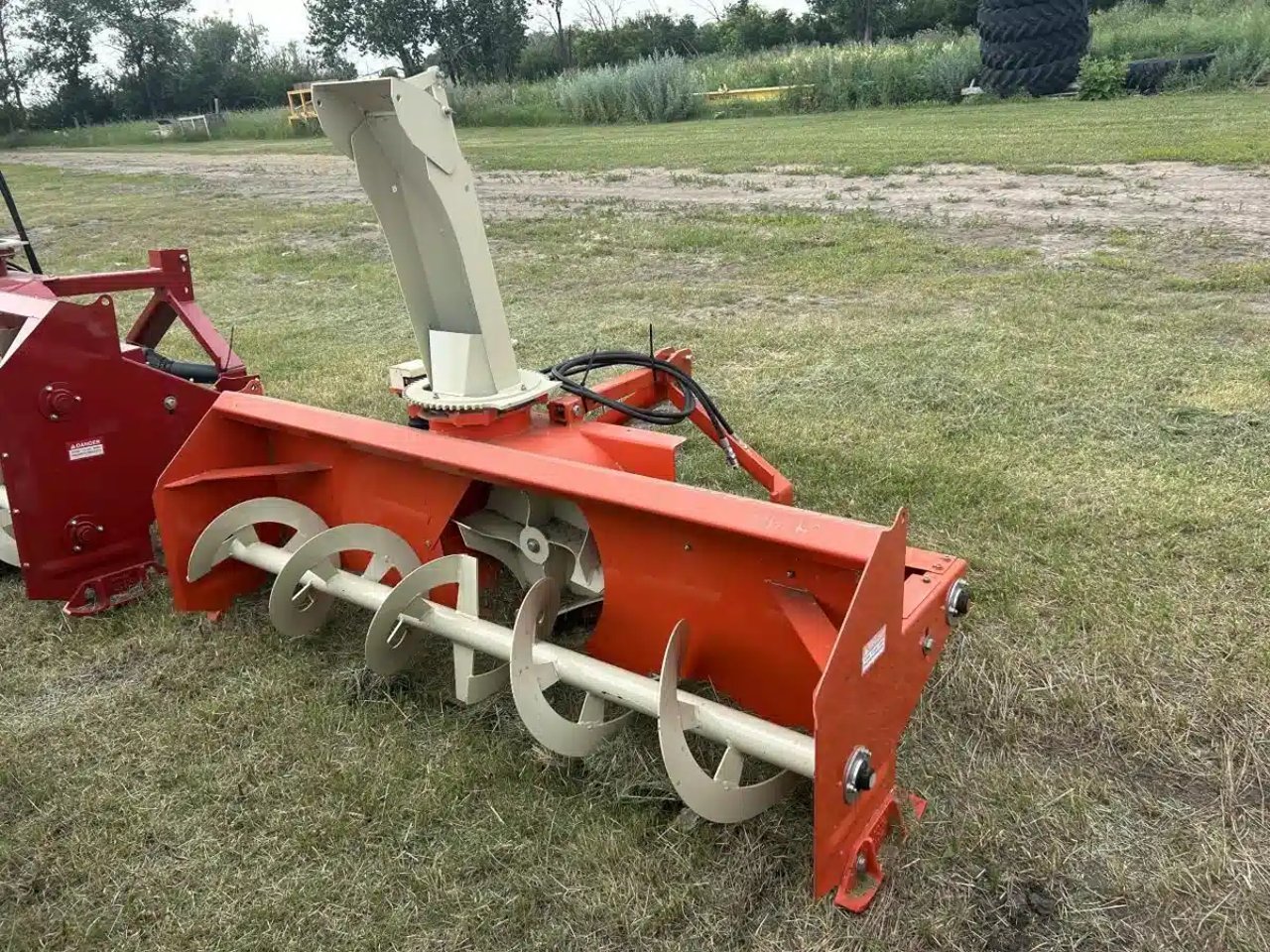 2022 Buhler Farm King Y840O-4 Souffleur à neige