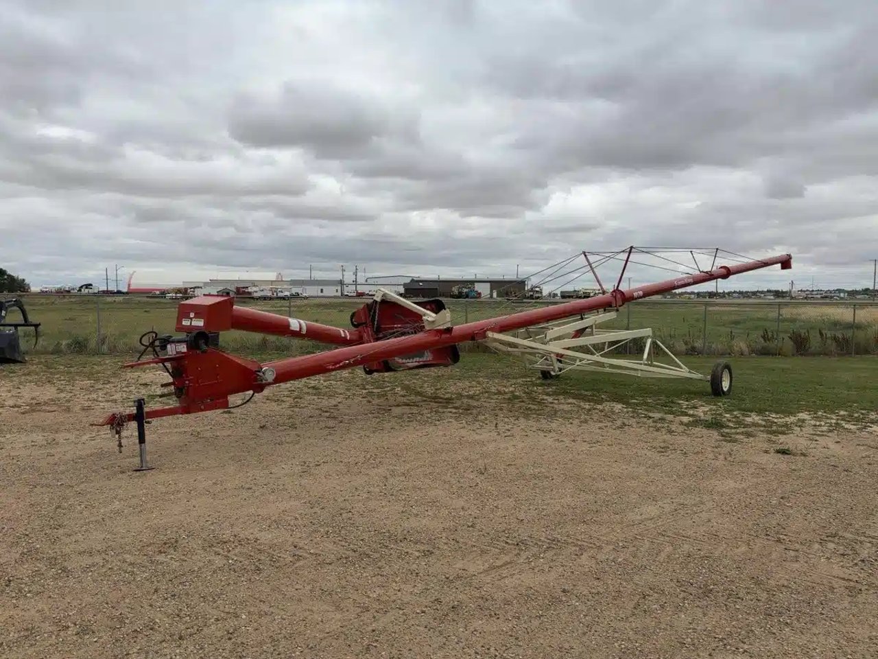 2017 Buhler Farm King 1070 Vis à grain