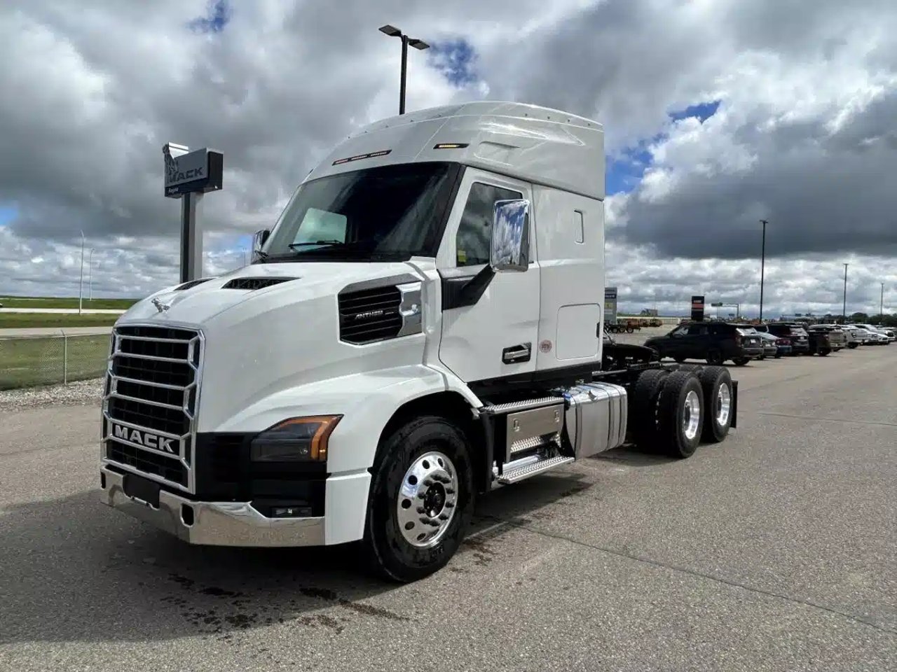 2027 Mack ANTHEM 64T Camion dix roues
