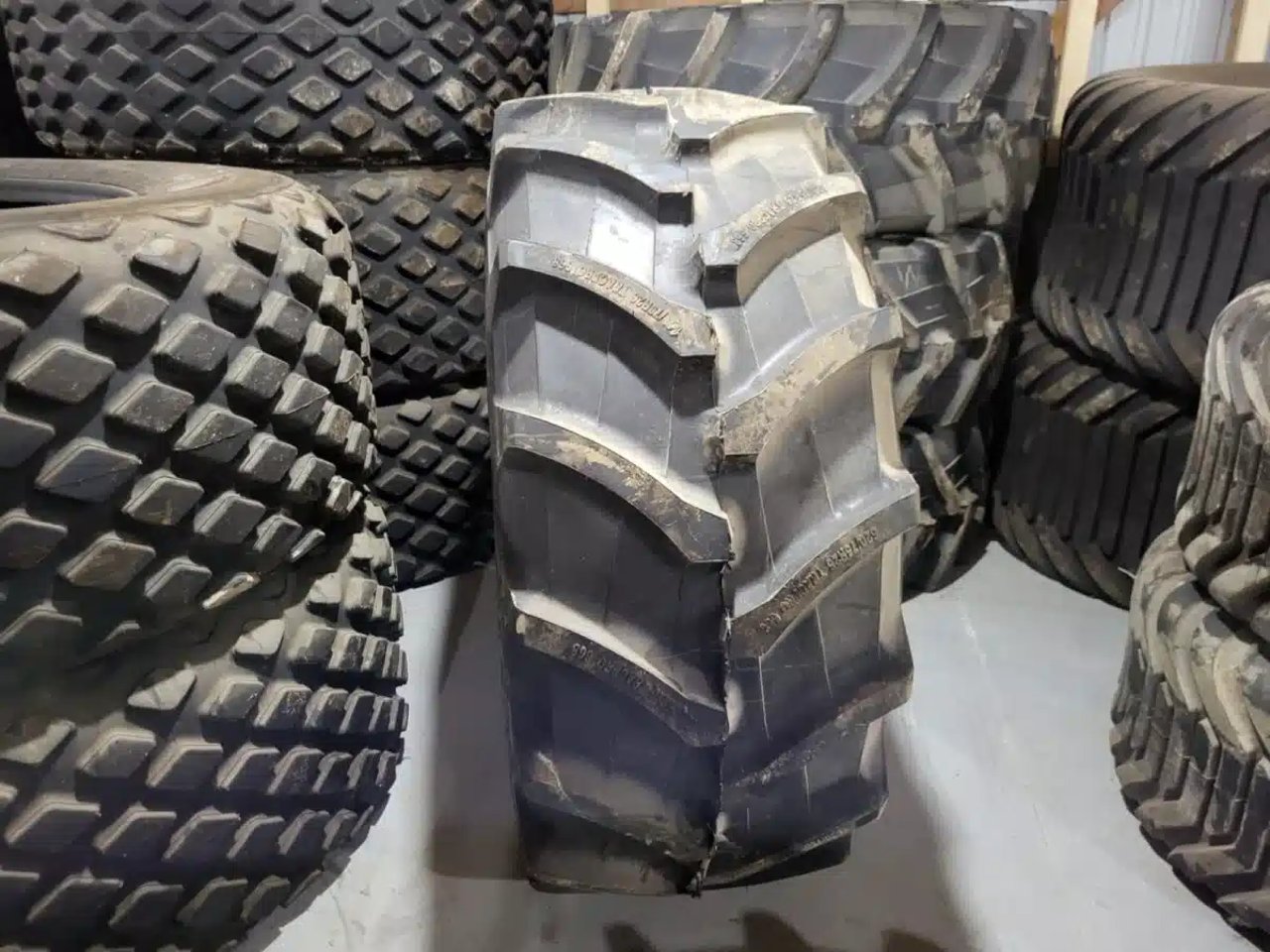 Marcher 620/75R26 Pneus