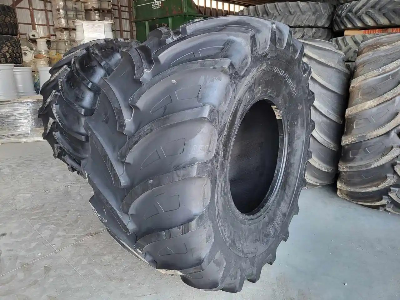 Tianli IF1050/50R32 Pneus